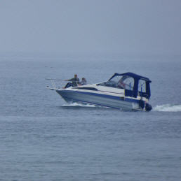 viele Boote sind unterwegs